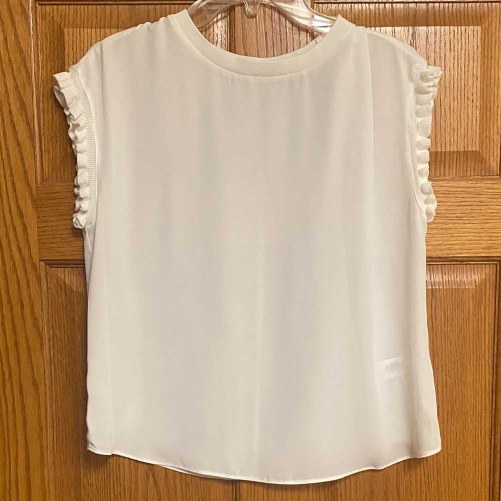 T Tahari Cream Sleeveless Work Blouse Petite Small Business Casual Ruffle Top